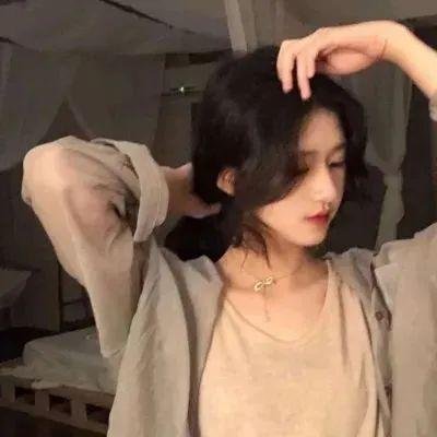 港口的日本姑娘
